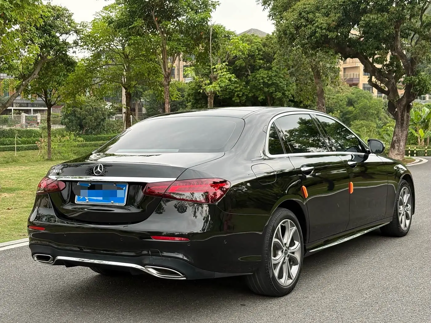 Mercedes-Benz E-Class 2021 — Photo 9/9