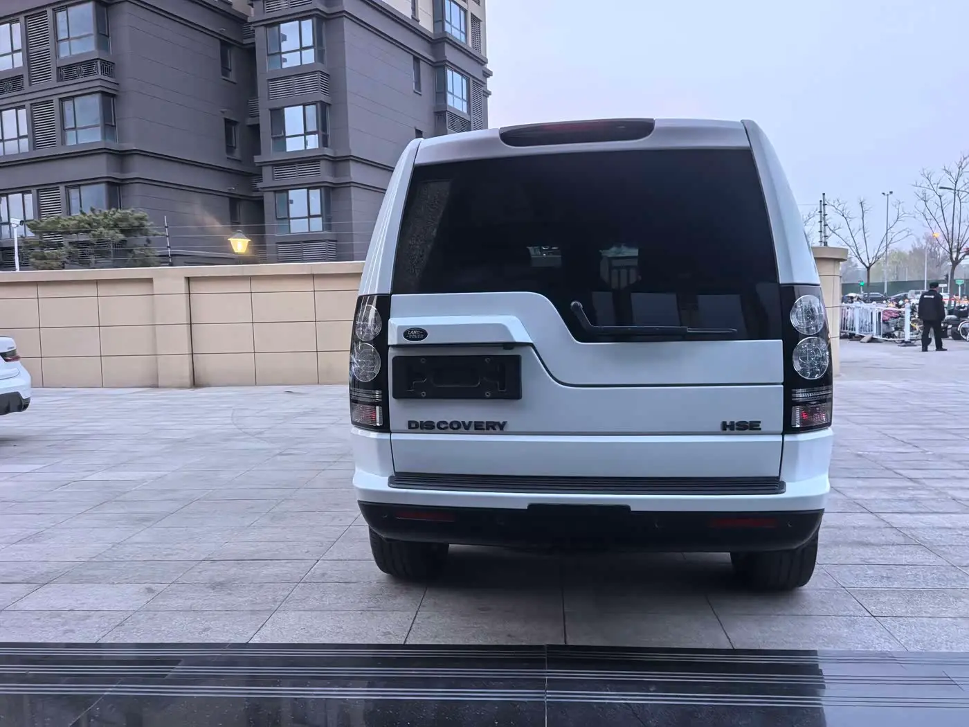 Land Rover Discovery 2015 — Фото 15/19