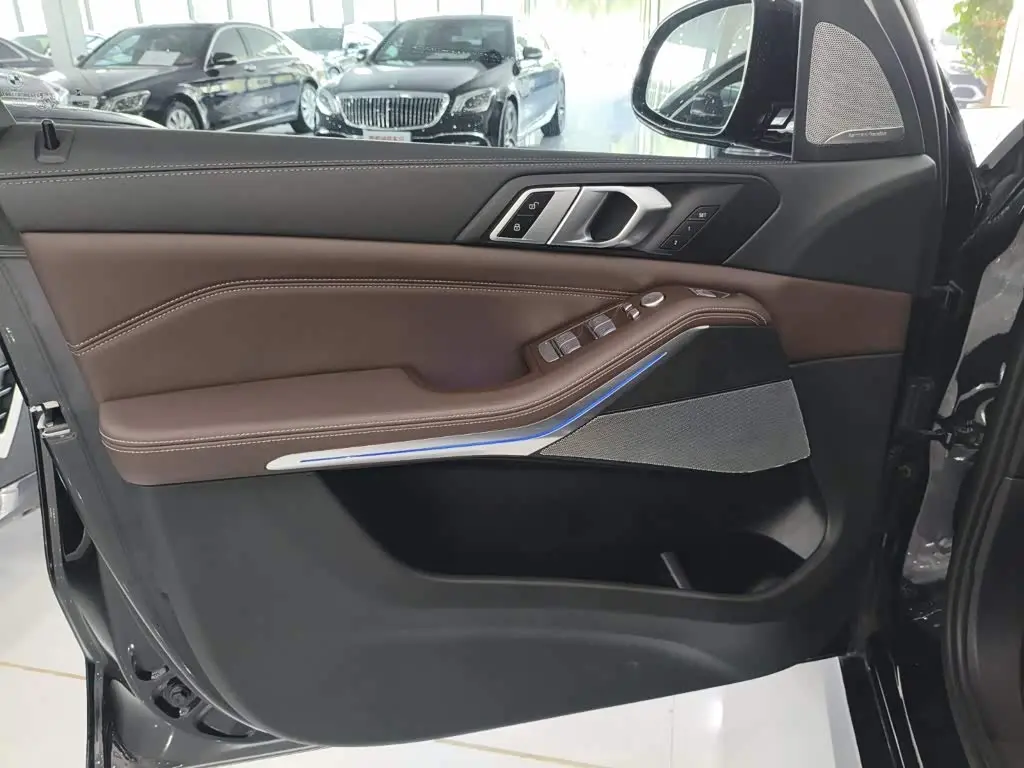 BMW X5 2025 — Photo 7/18