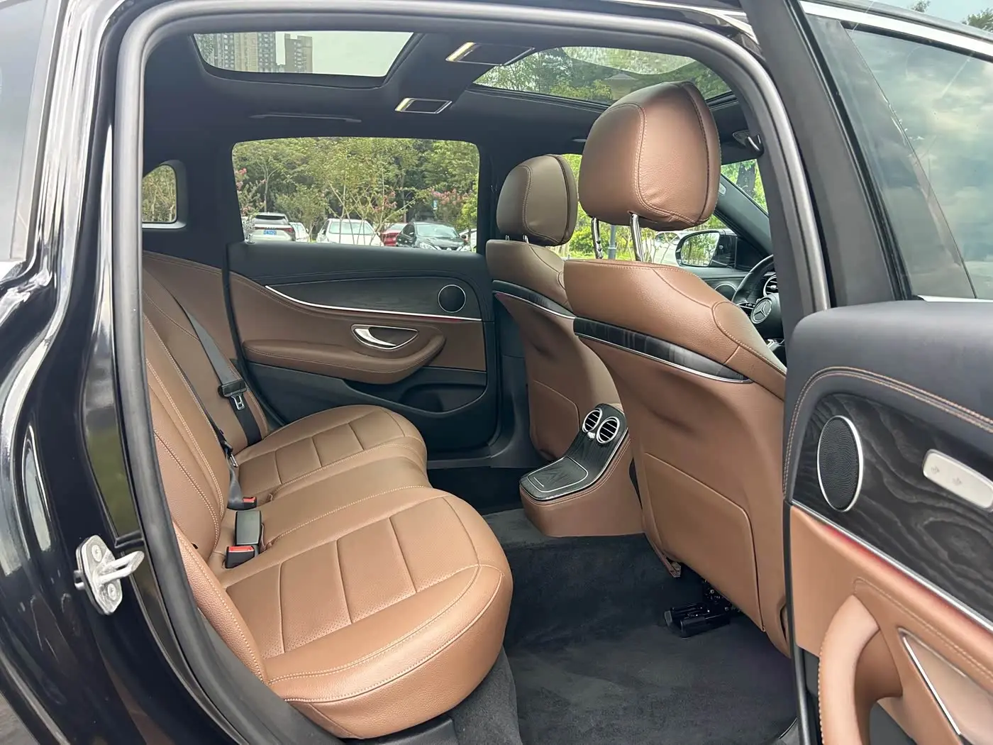 Mercedes-Benz E-Class 2022 — Фото 10/20