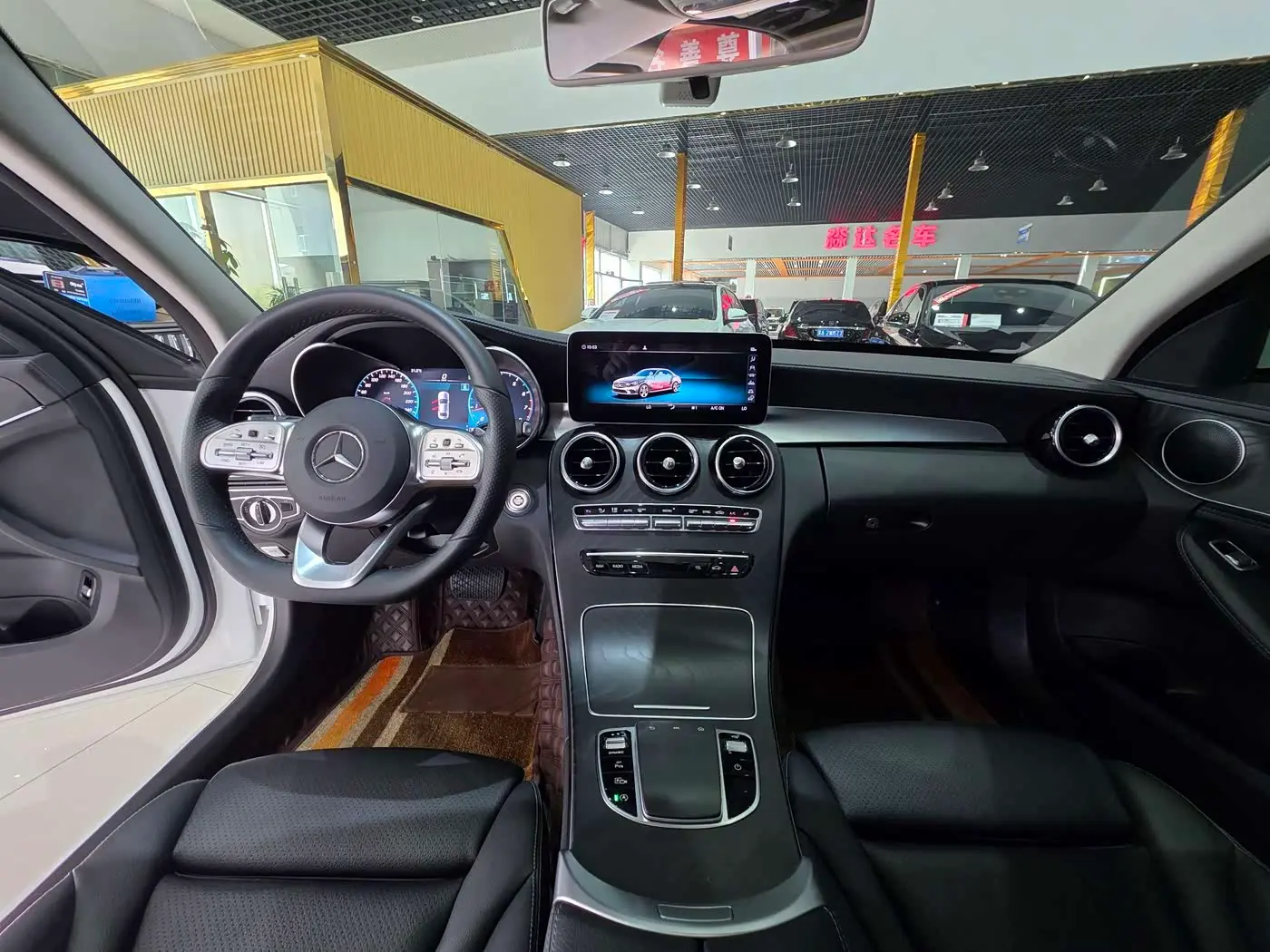 Mercedes-Benz C-Class 2020 — Photo 9/16
