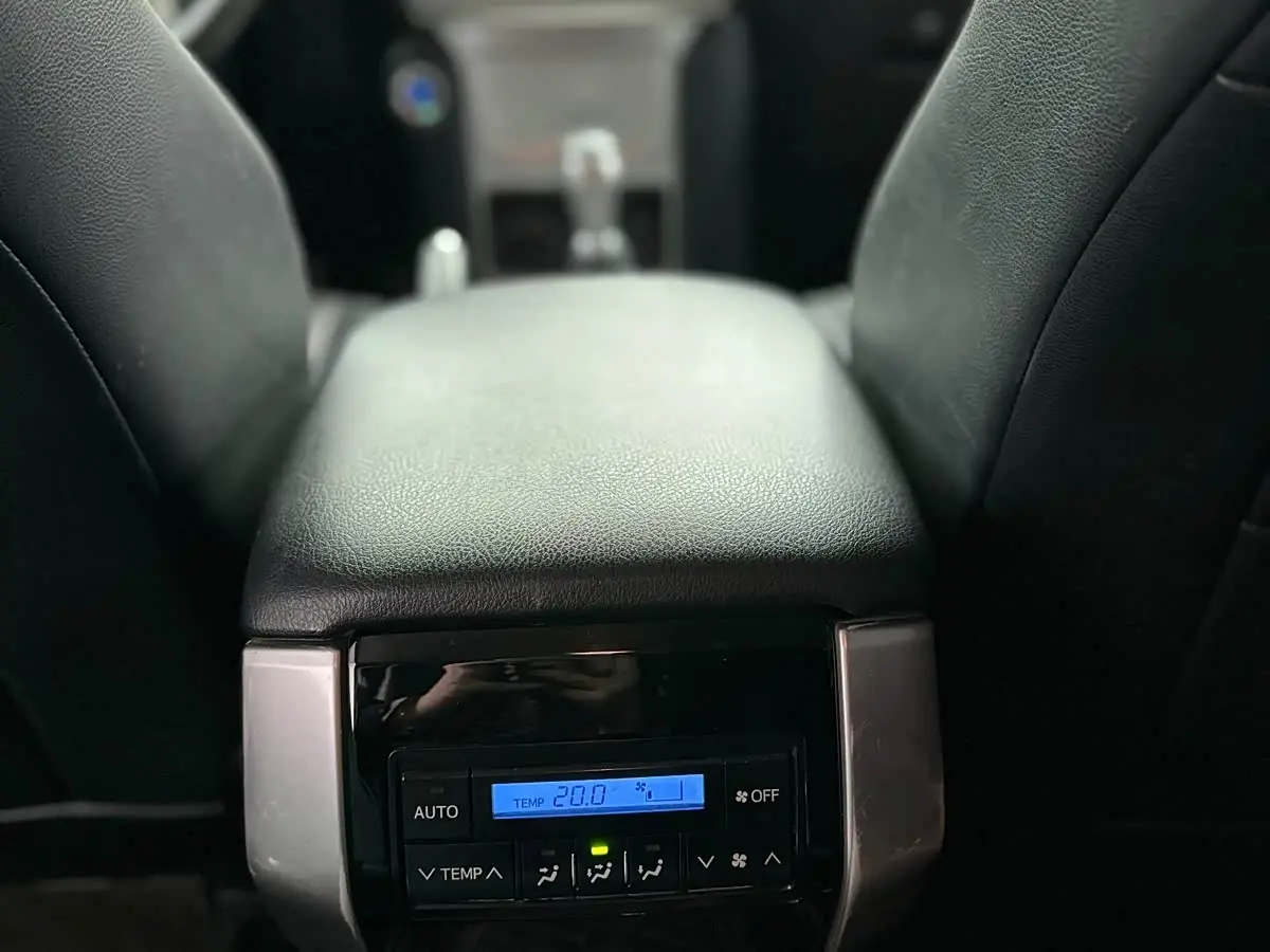 Toyota Prado 2020 — Photo 12/14