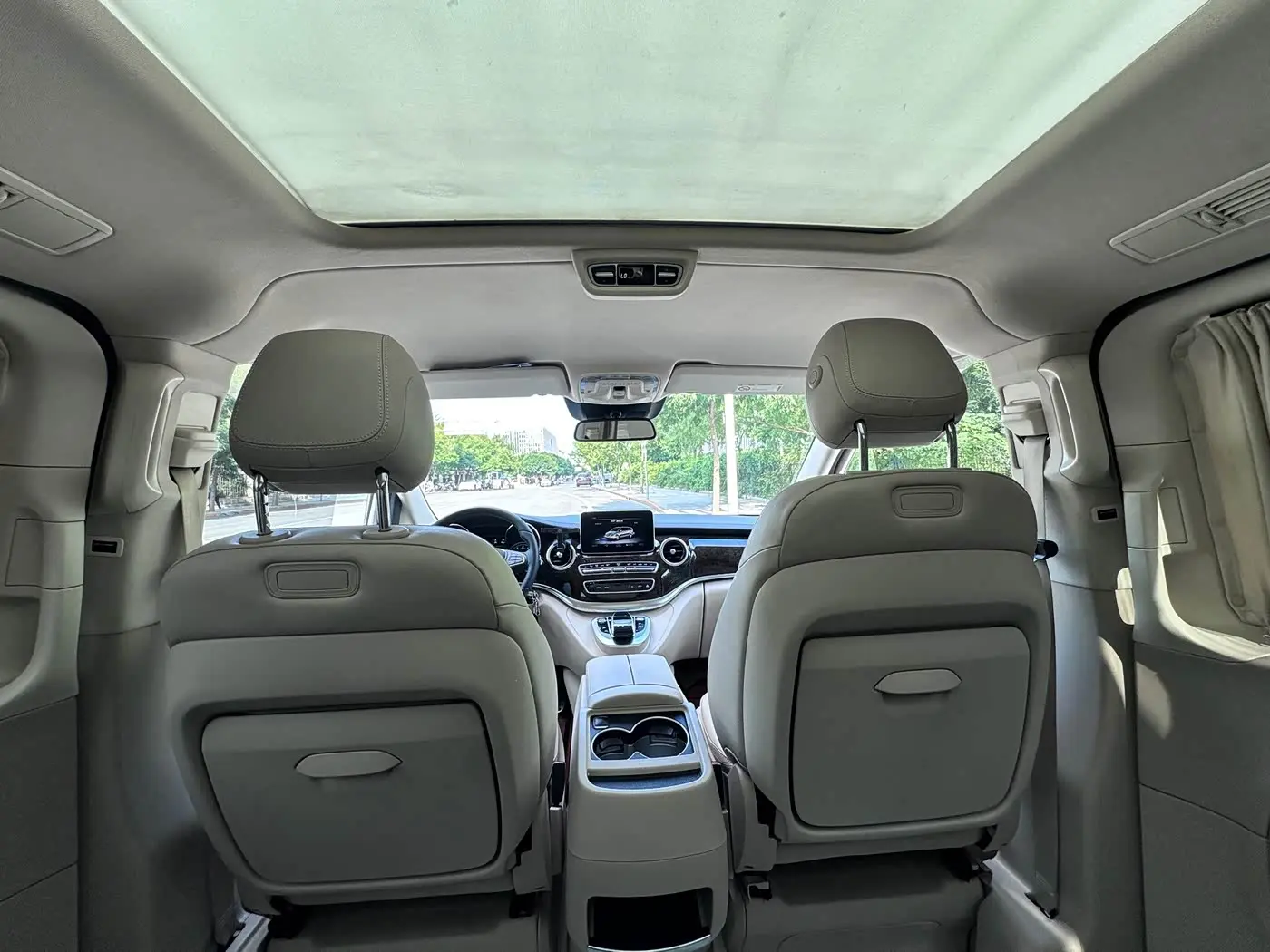 Mercedes-Benz V-Class 2017 — Фото 17/20