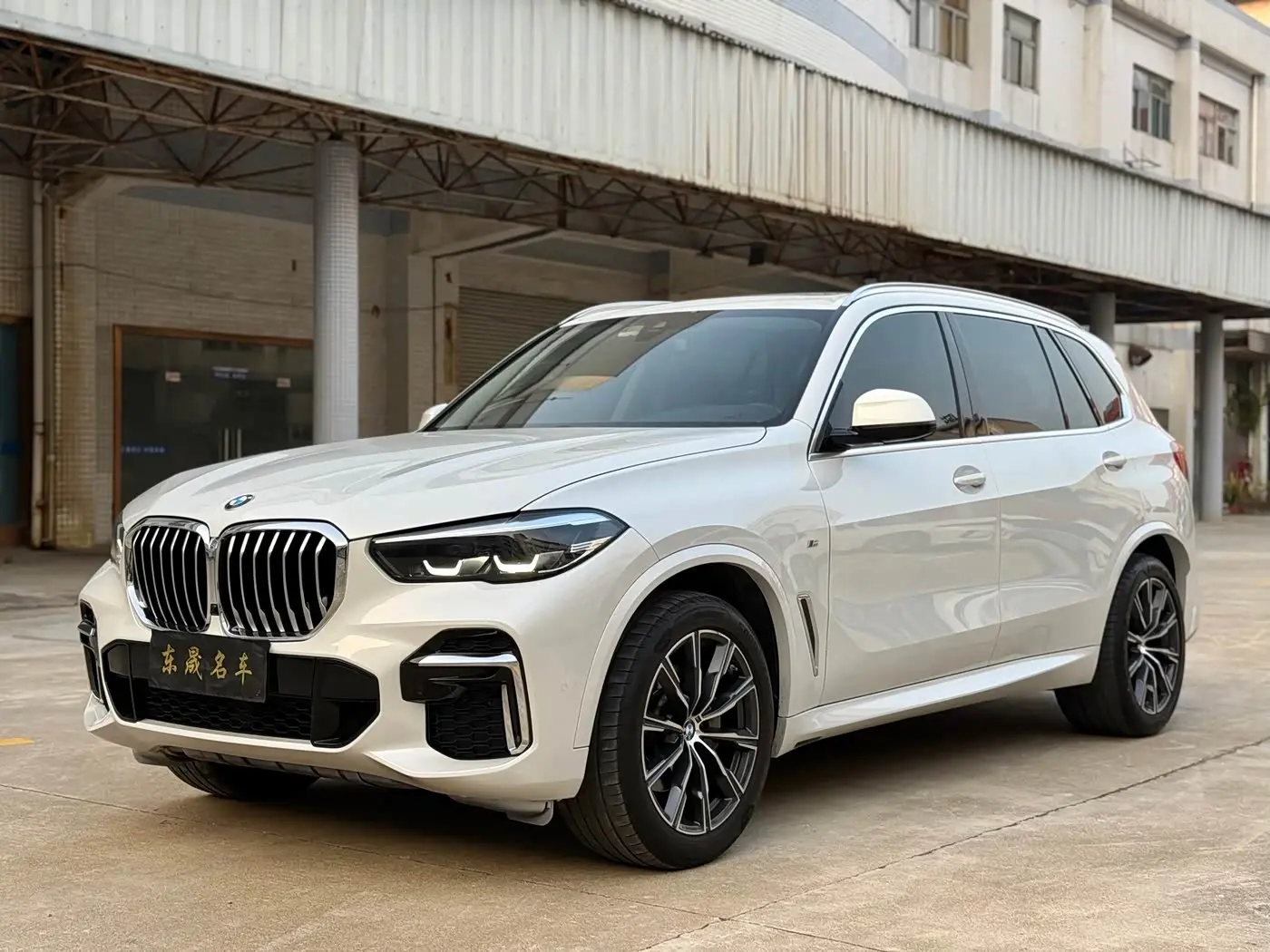 BMW X5 2023 — Фото 9/18