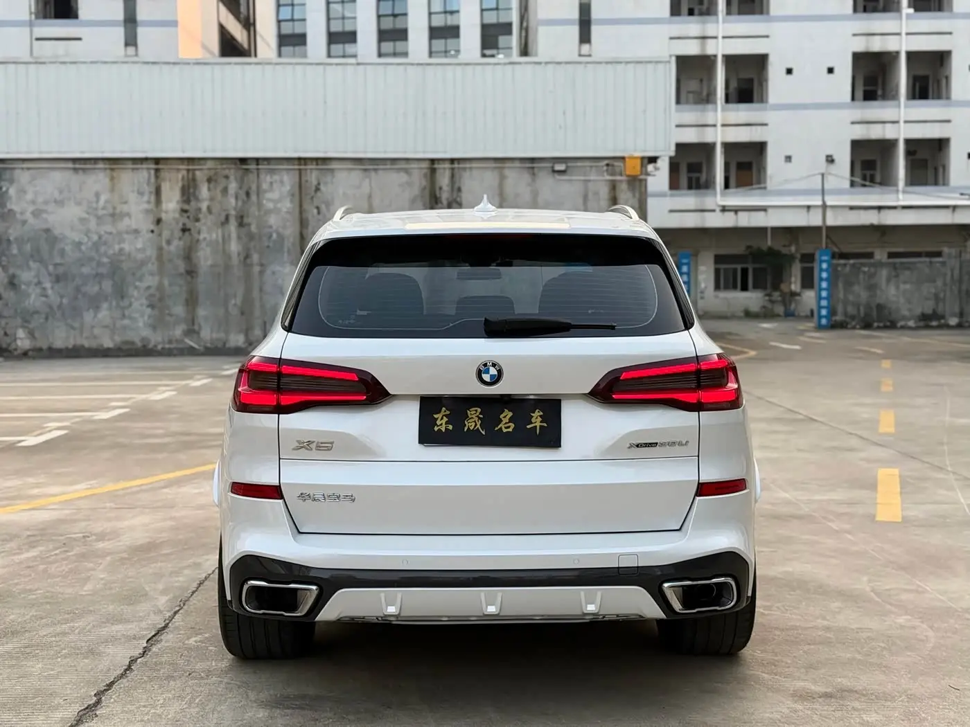 BMW X5 2023 — Фото 17/18