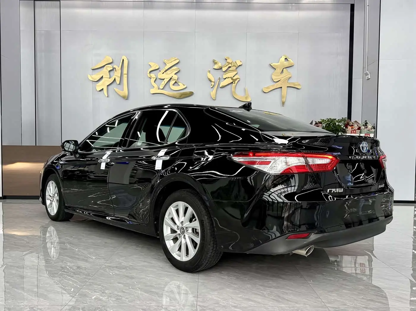 Toyota Camry 2022 — Şəkil 17/17