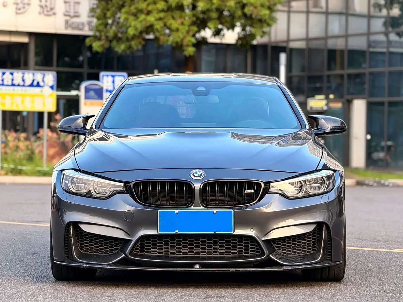 BMW M4 2018 — Фото 1/9
