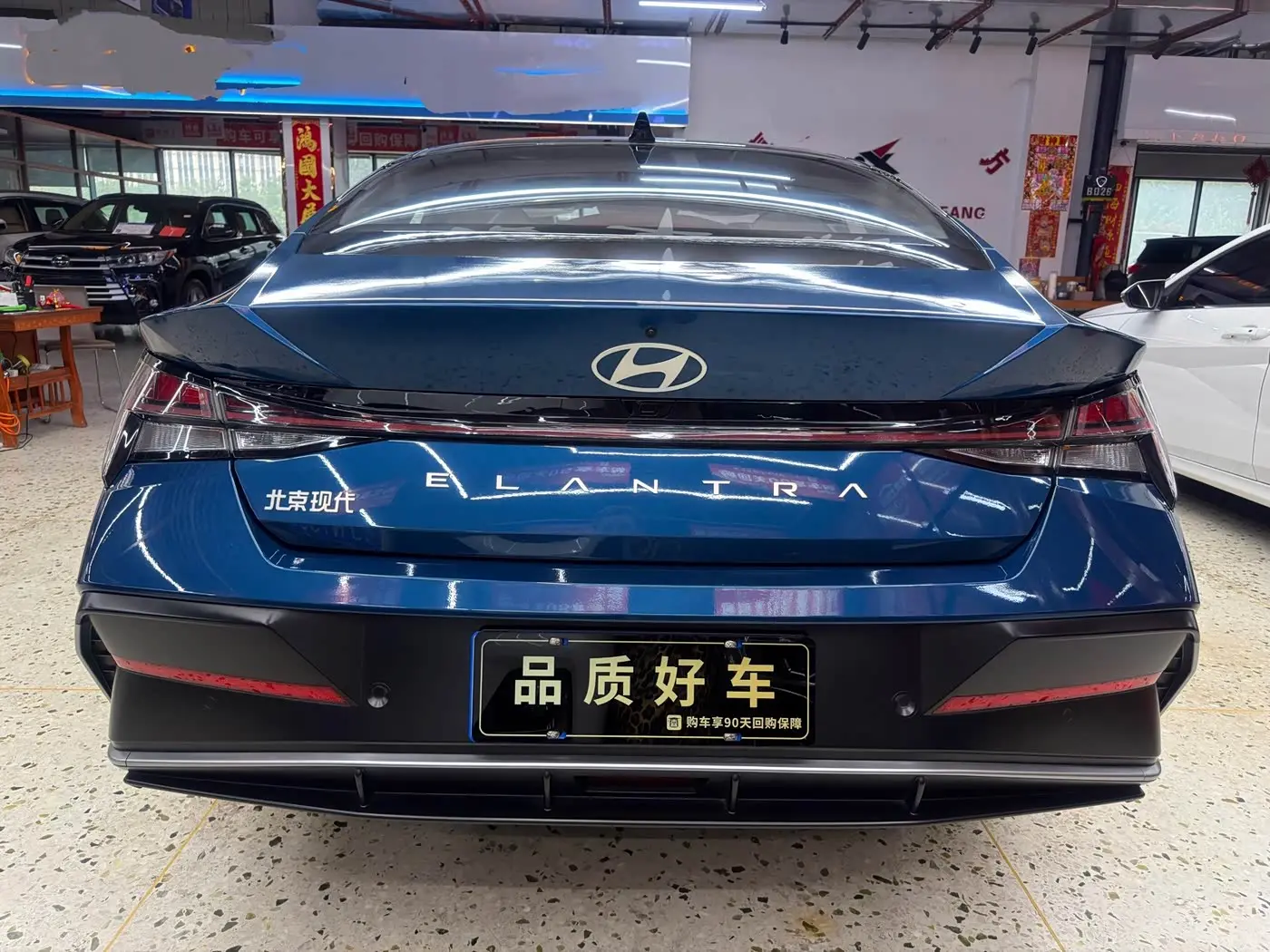 Hyundai Elantra 2023 — Фото 5/20