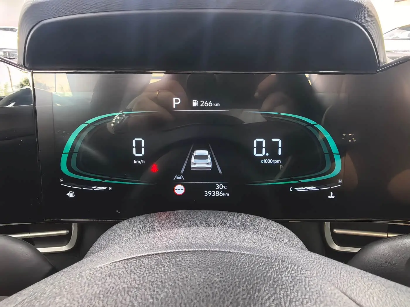 Hyundai Elantra 2023 — Photo 13/20
