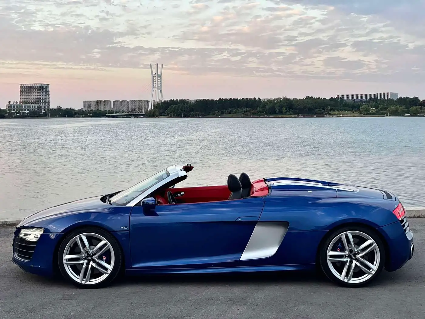 Audi R8 2016 — Фото 7/12