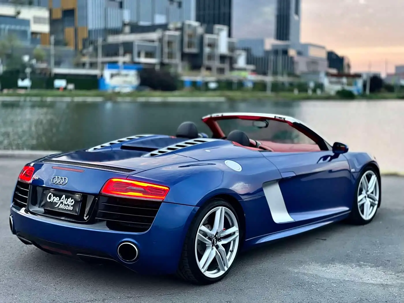 Audi R8 2016 — Фото 2/12