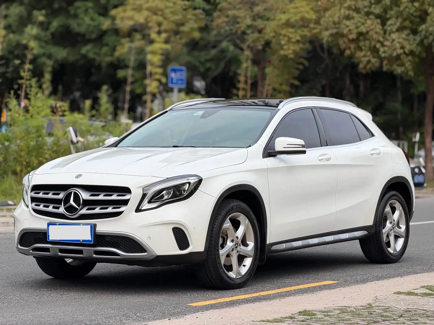 Mercedes-Benz GLA 2019 — Photo 1/13