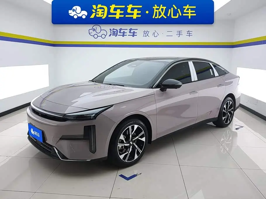 Geely Galaxy Galaxy L6 2024 — Photo 1/16
