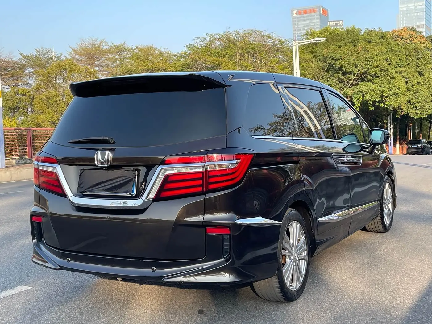 Honda Elysion 2017 — Photo 14/17