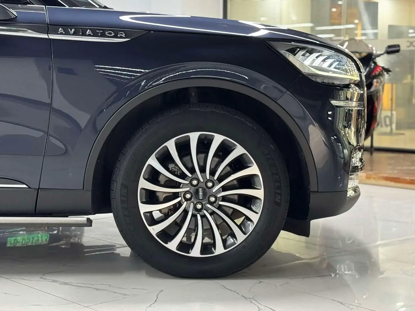 Lincoln Aviator 2023 — ფოტო 10/20