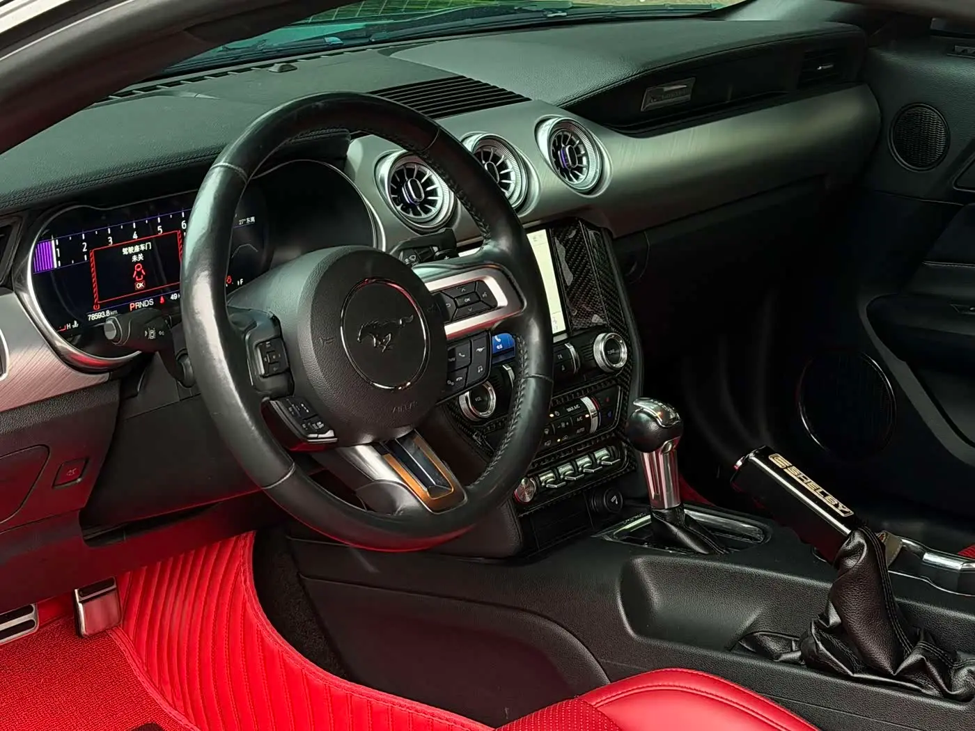Ford Mustang 2018 — Фото 14/17