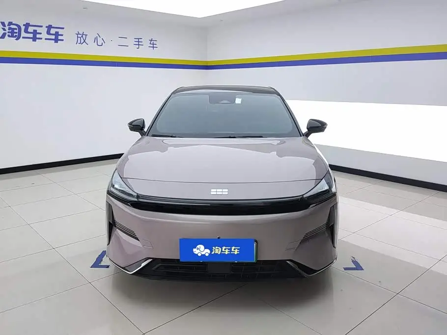 Geely Galaxy Galaxy L6 2024 — Photo 2/16