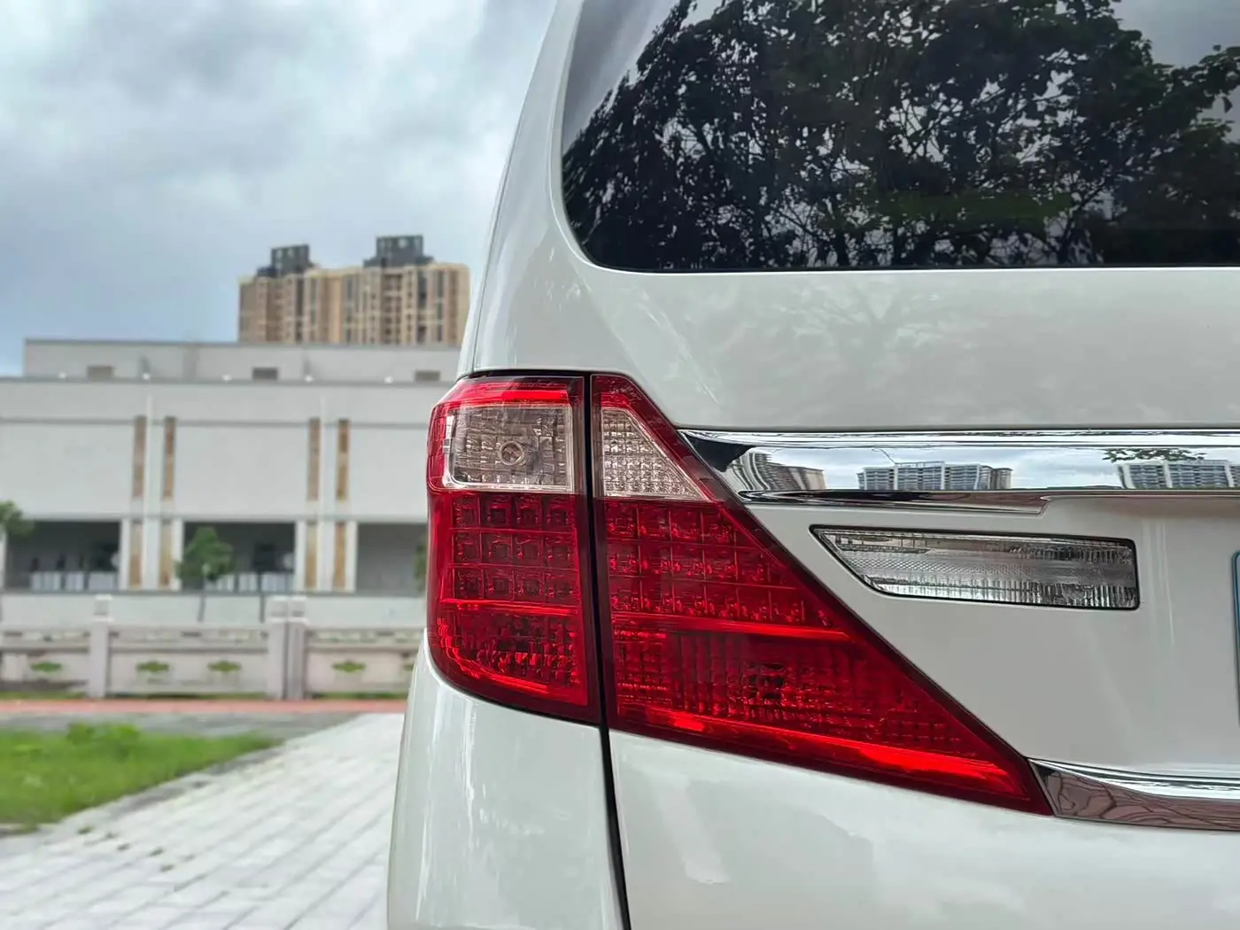 Toyota Alphard 2014 — ფოტო 12/16