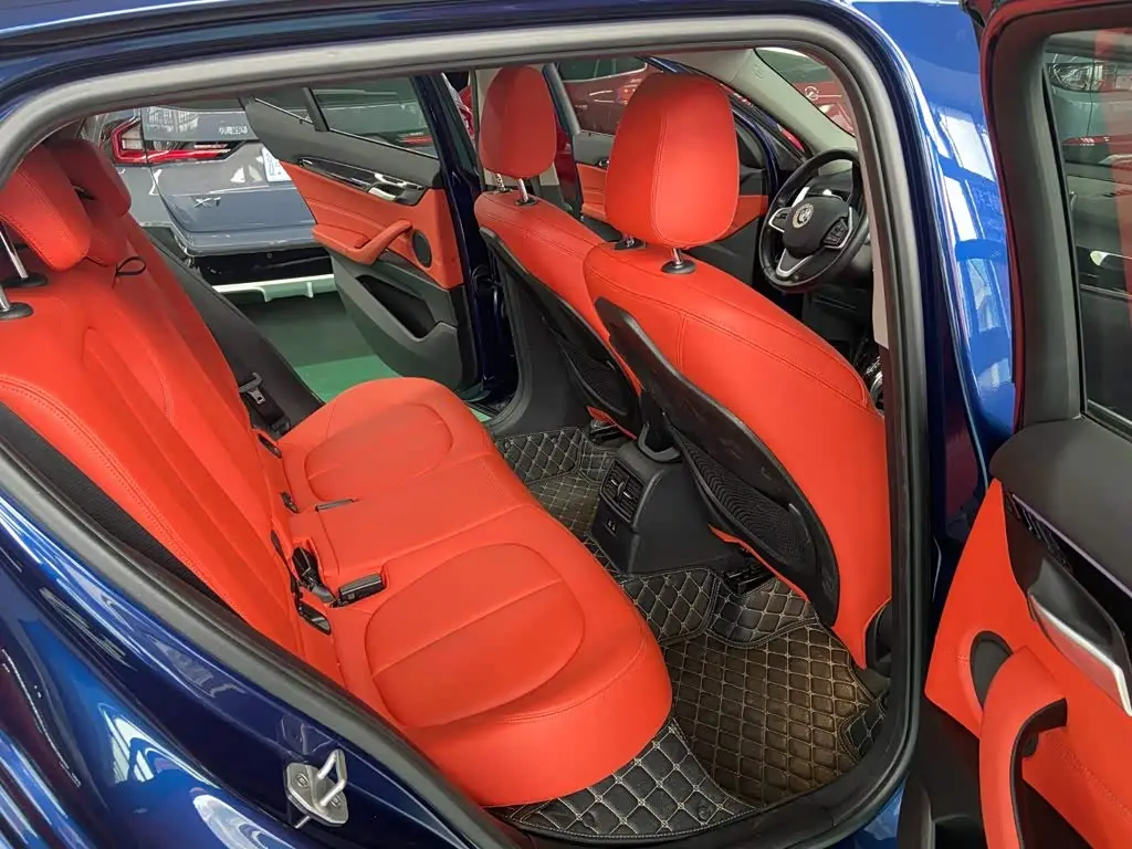 BMW X2 2020 — Photo 8/15