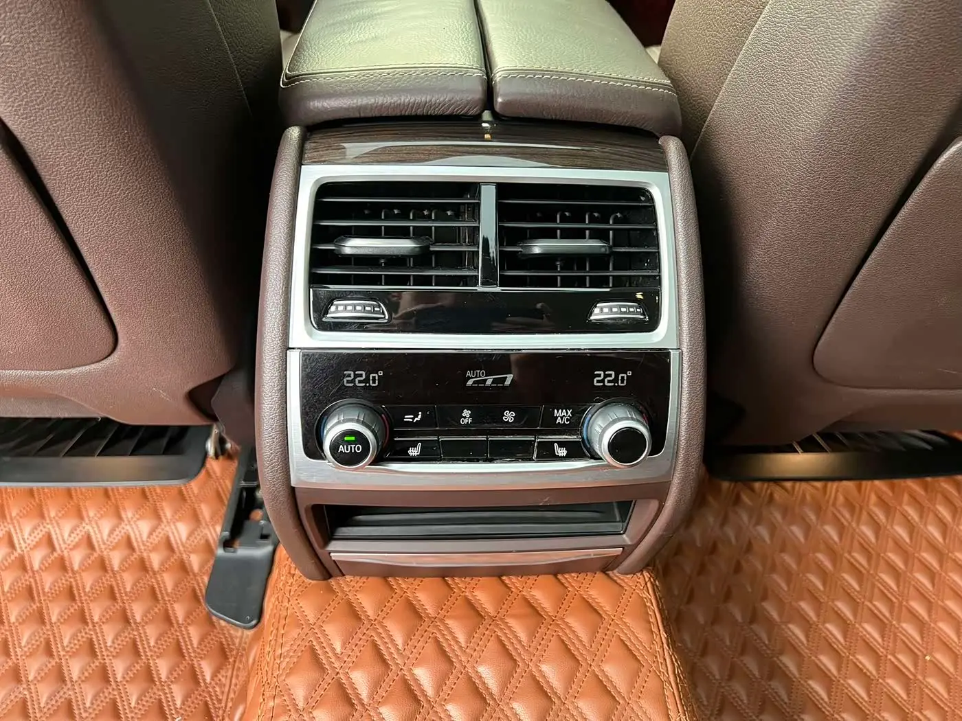 BMW 7 Series 2018 — Şəkil 12/18