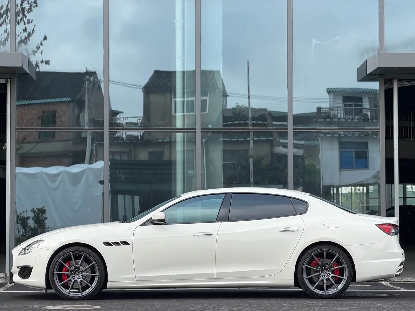 Maserati Quattroporte 2022 — Photo 3/17
