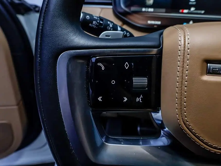 Land Rover Range Rover 2023 — Фото 15/20