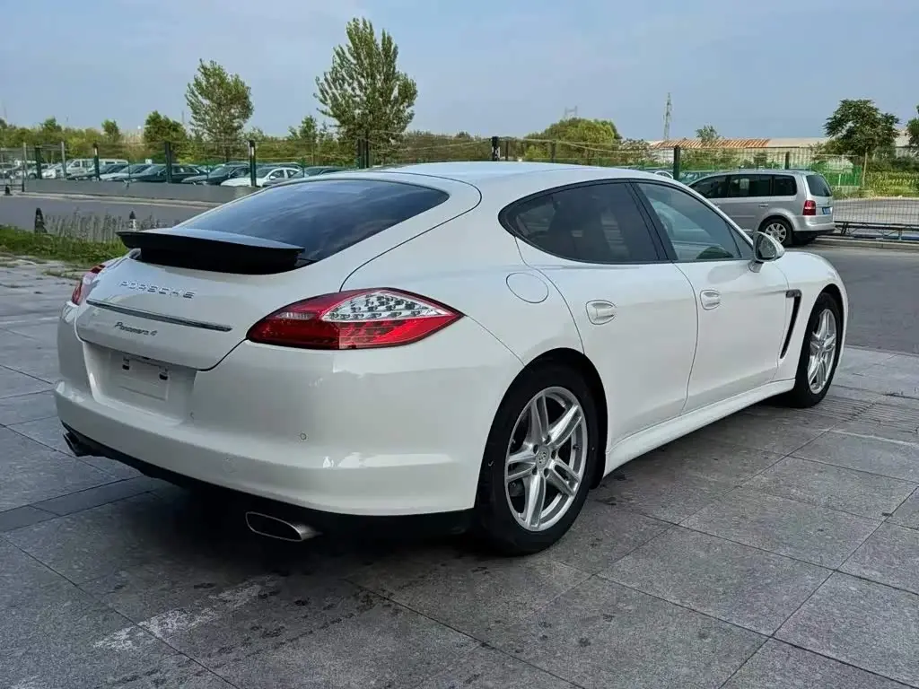 Porsche Panamera 2011 — ფოტო 4/9