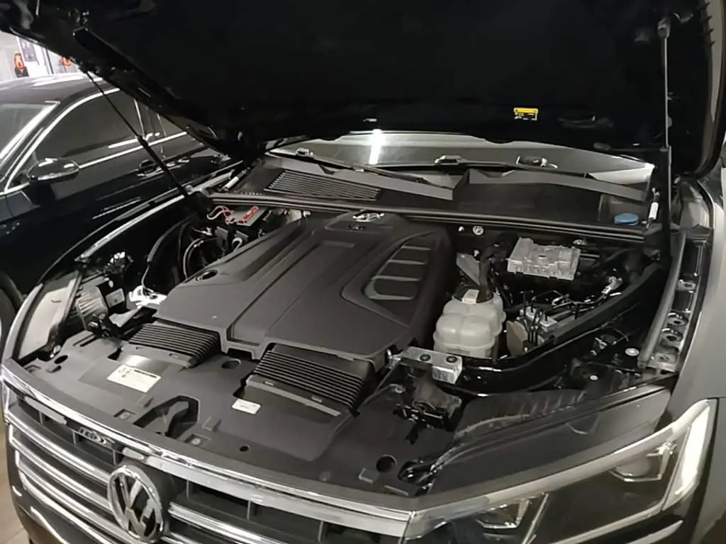 Volkswagen Touareg 2019 — Фото 20/20