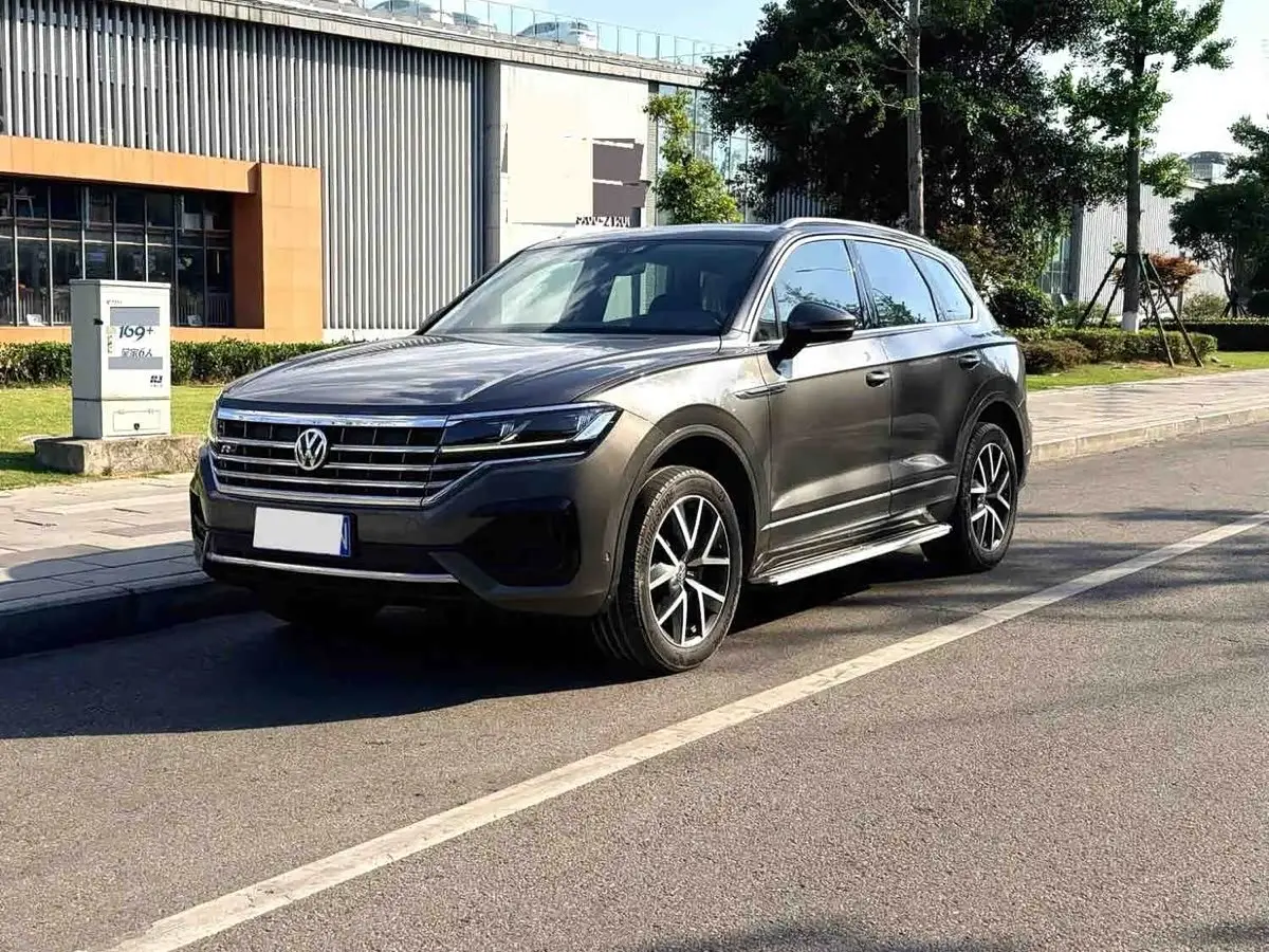 Volkswagen Touareg 2019 — Фото 1/11