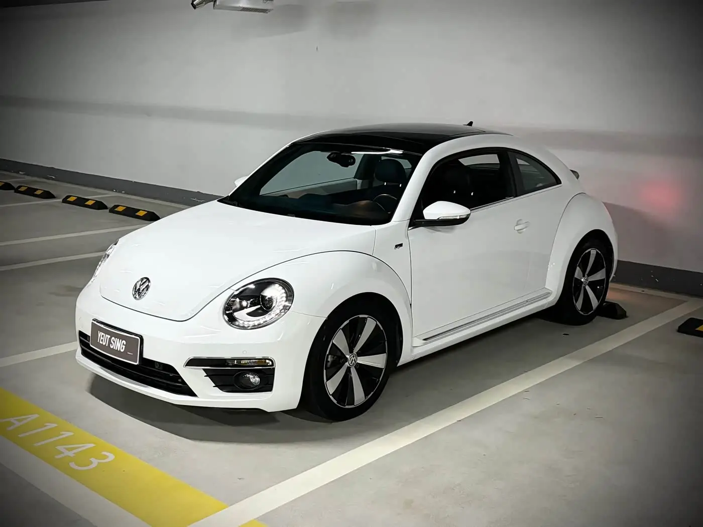 Volkswagen Beetle 2018 — Фото 1/18