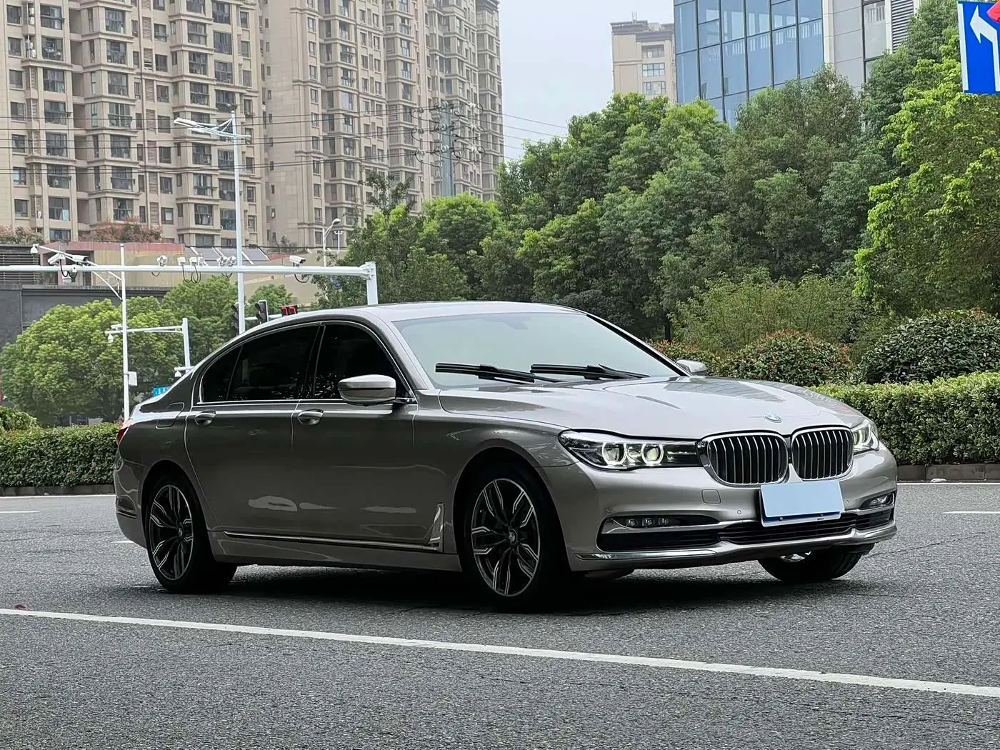 BMW 7 Series 2018 — Şəkil 2/18