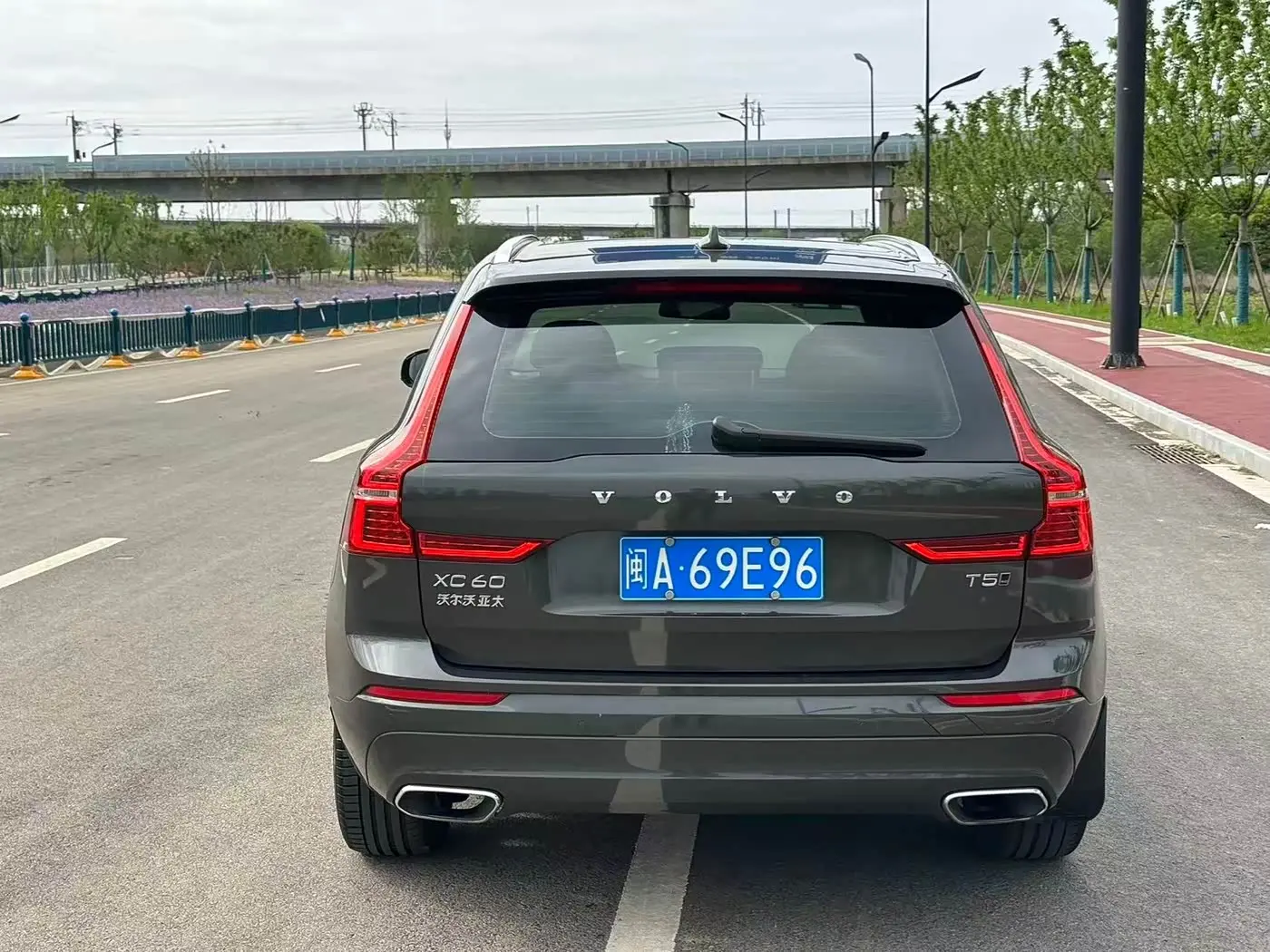 Volvo XC60 2018 — Фото 17/18