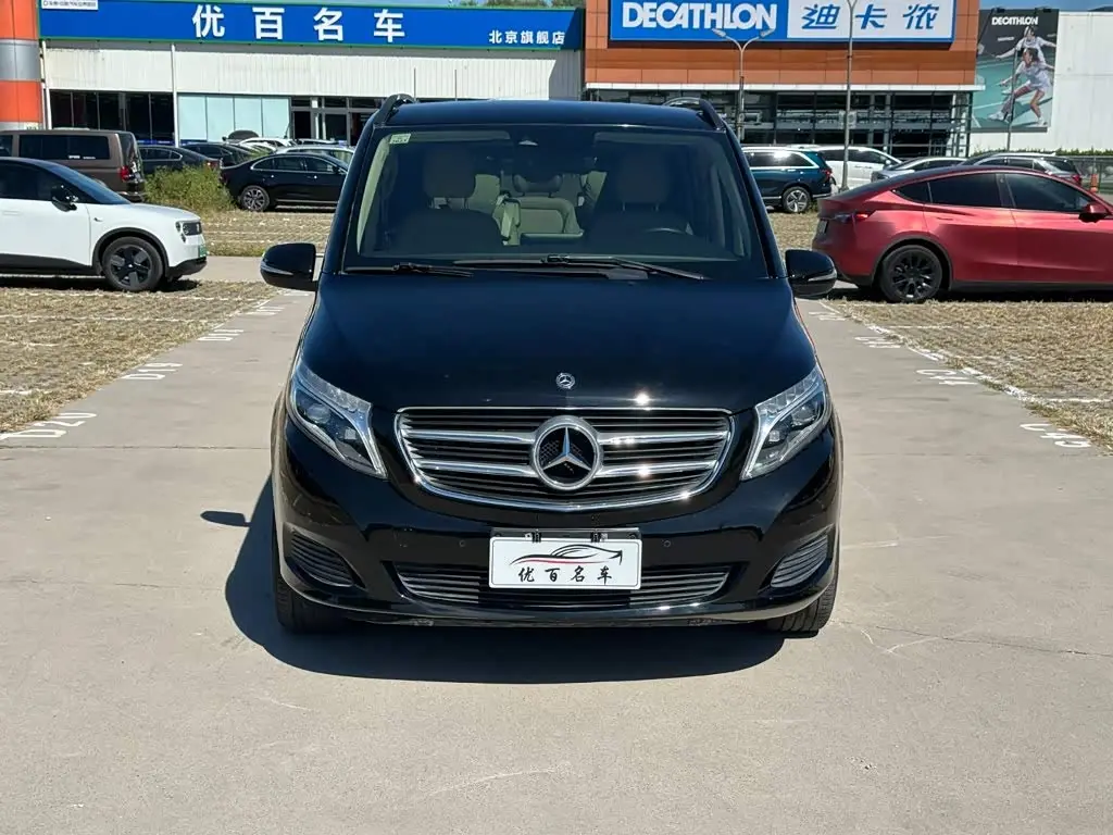 Mercedes-Benz V-Class 2017 — Фото 2/20
