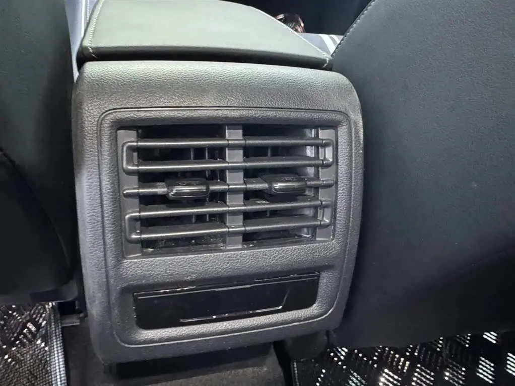 Volkswagen Golf 2022 — Photo 8/19