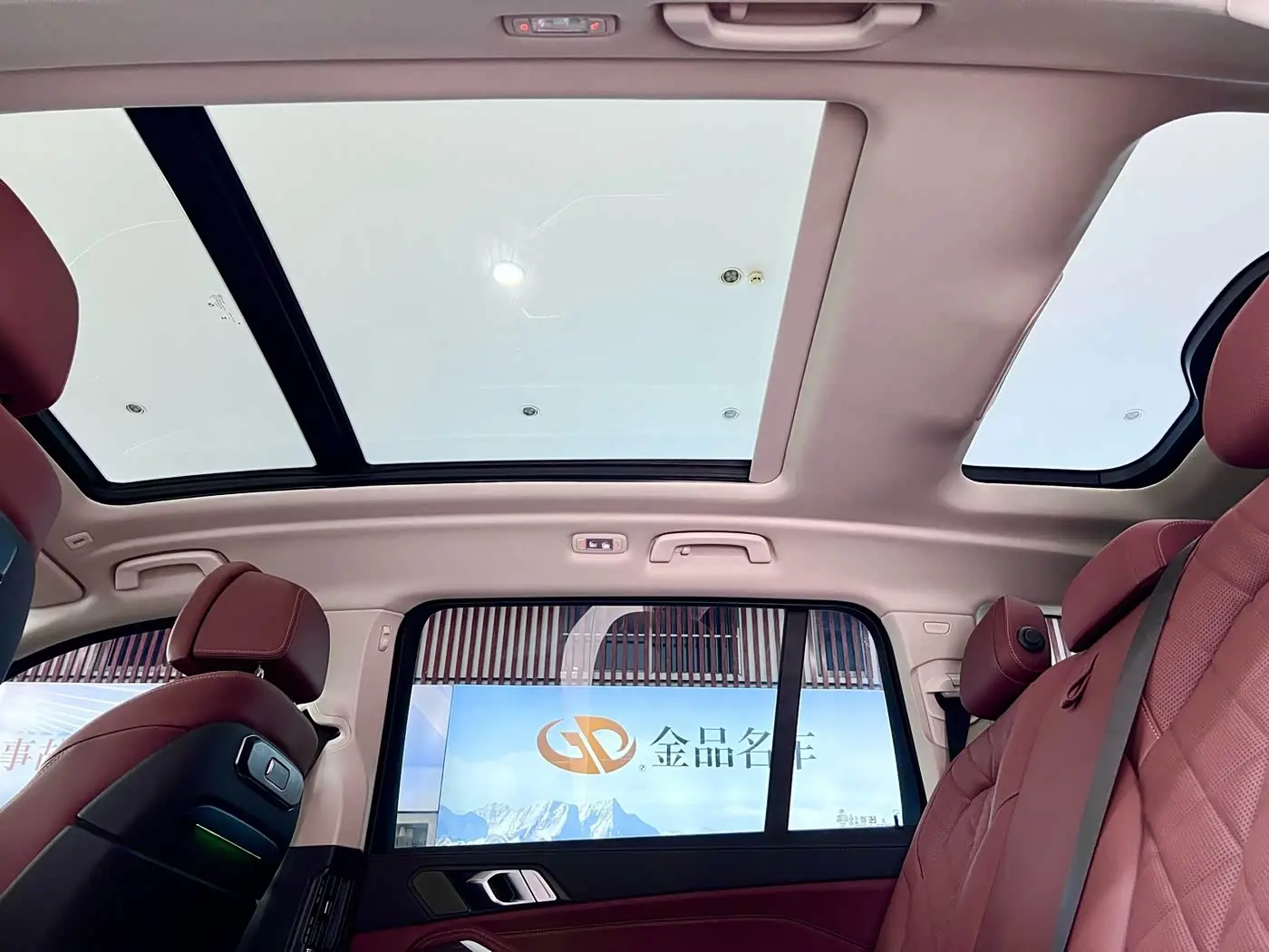 BMW X7 2025 — Фото 13/20