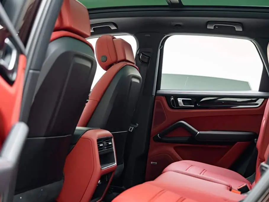 Porsche Cayenne 2018 — Photo 12/20