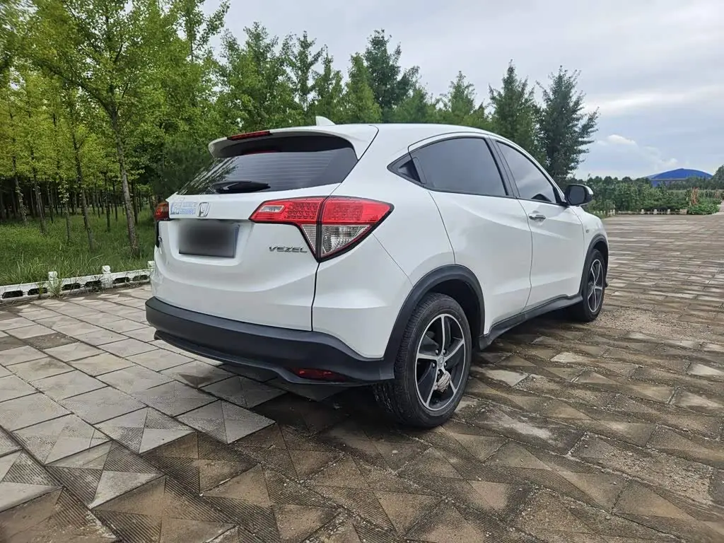Honda Vezel 2022 — Photo 8/12