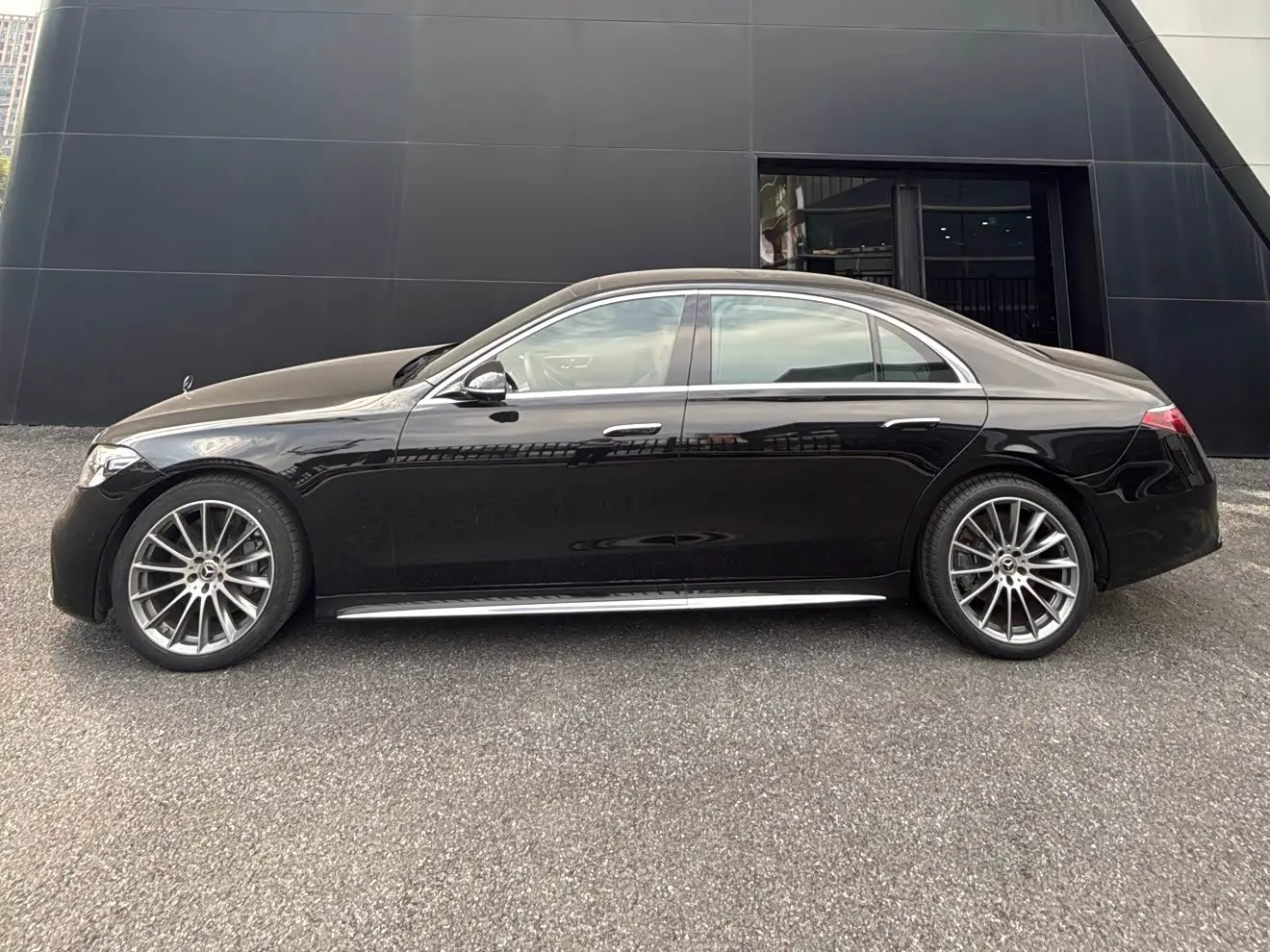 Mercedes-Benz S-Class 2024 — Фото 3/13