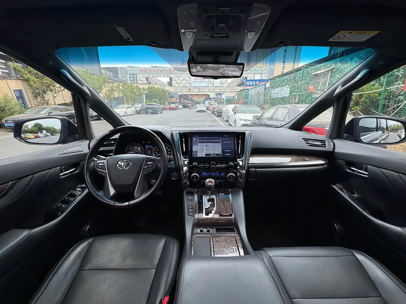 Toyota Alphard 2020 — Photo 9/18