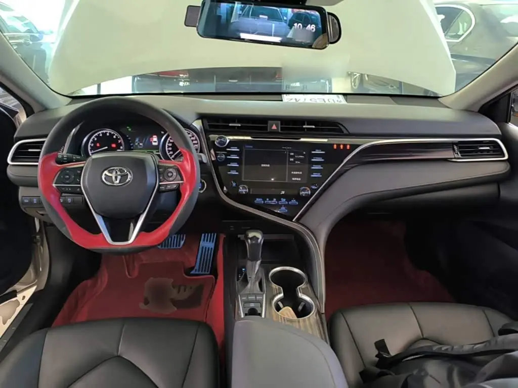 Toyota Camry 2018 — Фото 10/20