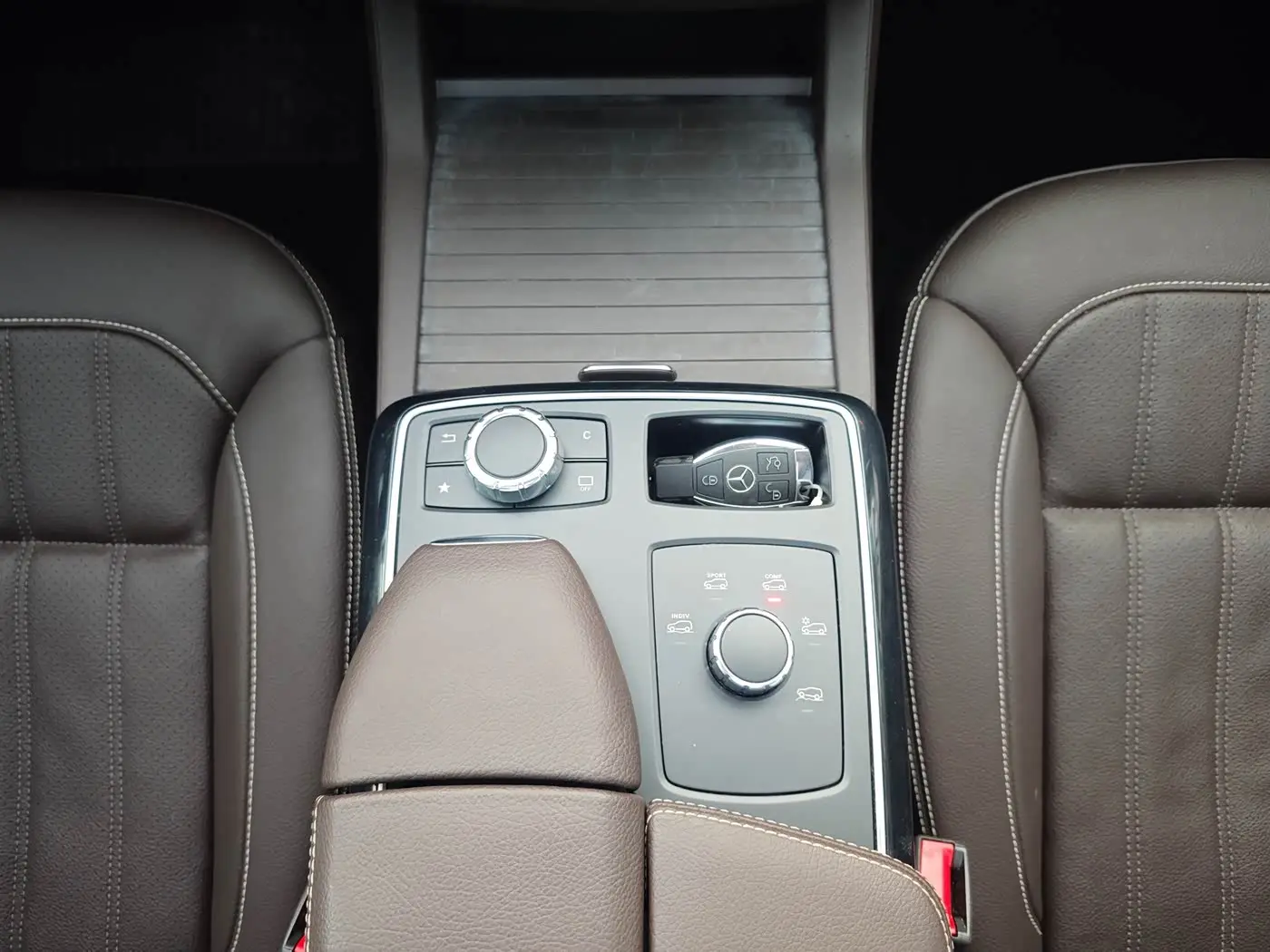 Mercedes-Benz GLE 2016 — Photo 13/20