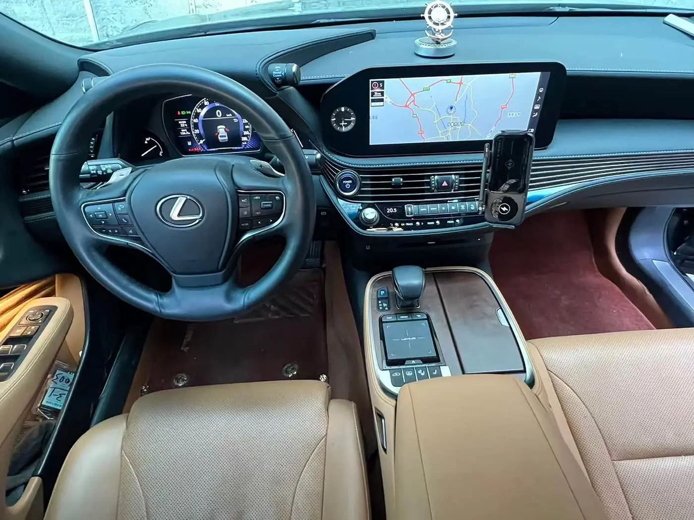 Lexus LS 2023 — Фото 6/10