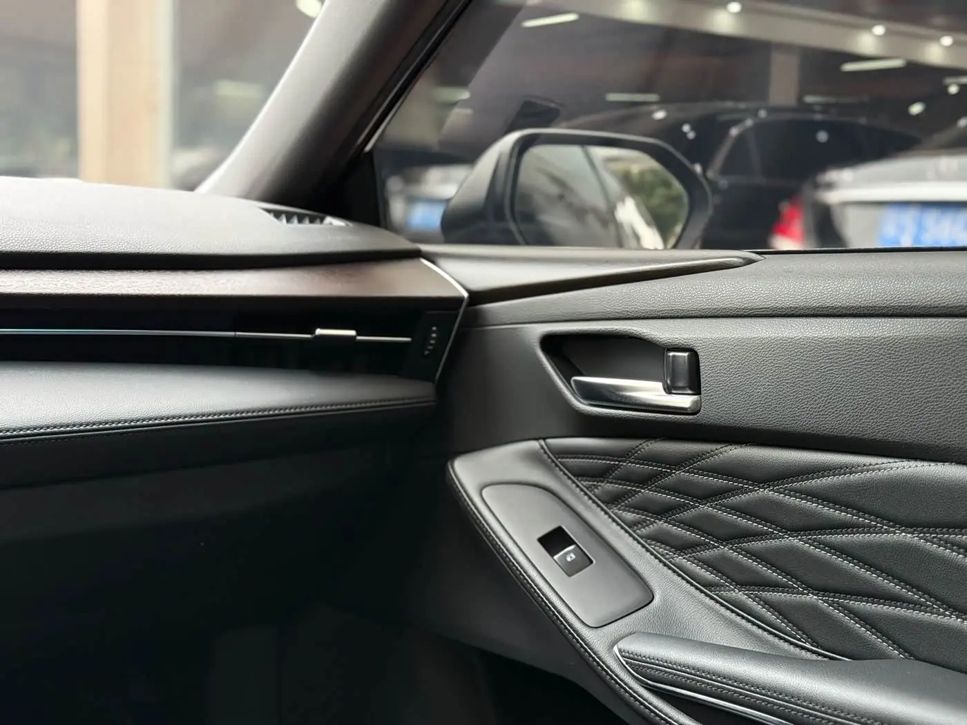 Toyota Avalon 2022 — Фото 14/19