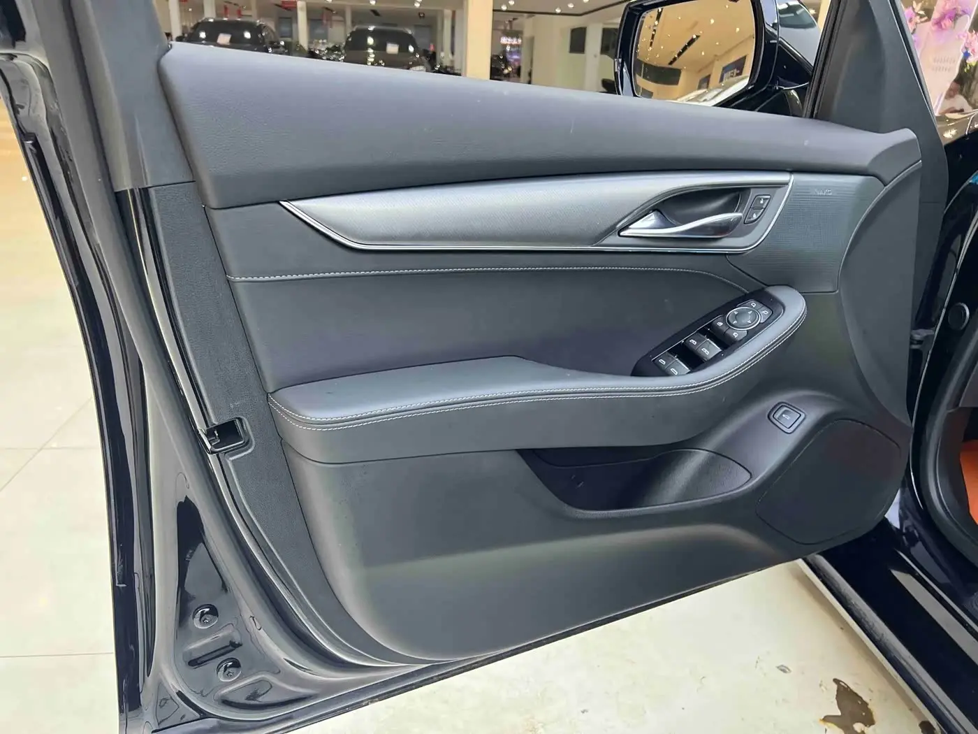 Cadillac CT5 2025 — Photo 8/20