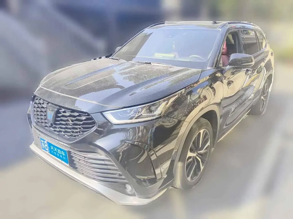 Toyota Crown Kluger 2023 — Photo 1/12