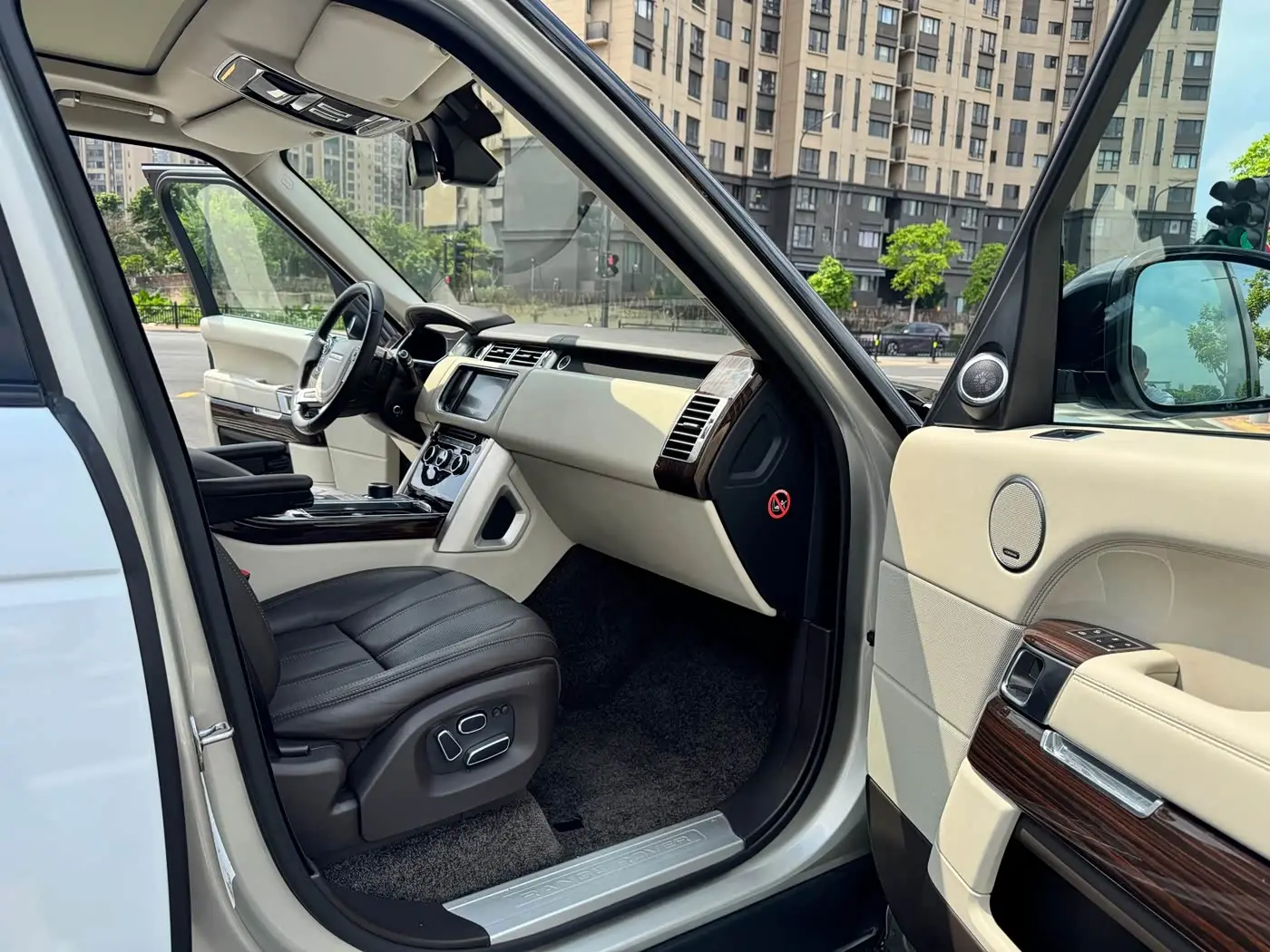 Land Rover Range Rover 2015 — Фото 7/15