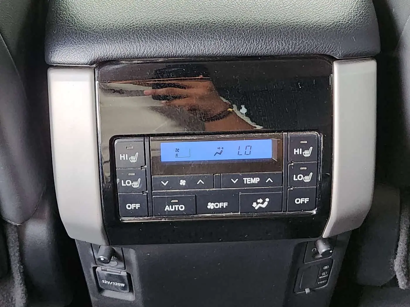 Toyota Prado 2018 — Photo 12/17