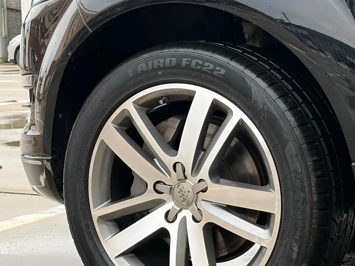 Audi Q7 2014 — Photo 4/12