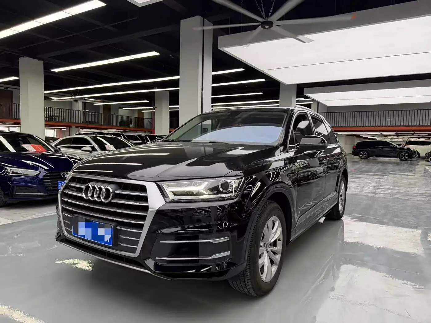 Audi Q7 2017 — Фото 1/15