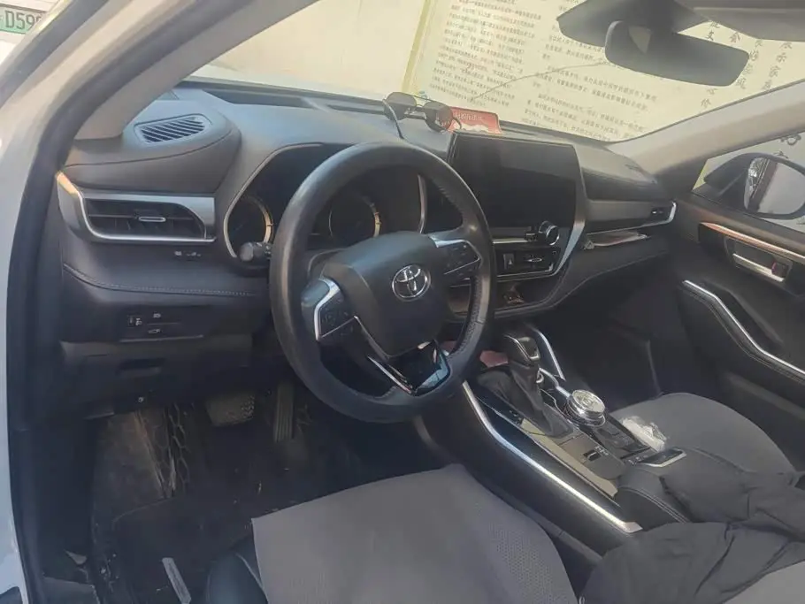 Toyota Highlander 2022 — Şəkil 12/16
